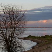 Тихий осенний пейзаж на Волге :: Ната Волга