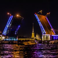 Дворцовый мост :: Андрей Щетинин