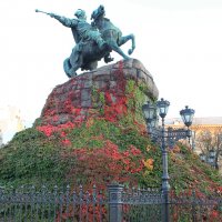Киев.Памятник Богдану Хмельницкому :: tina kulikowa