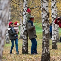 Семья красной шапочки:) :: Владимир Безбородов