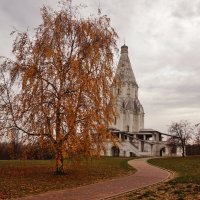Осень в Коломенском :: Nataly St. 