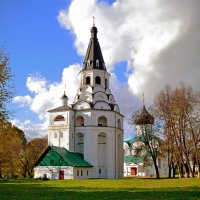 Распятская церковь-колокольня и Троицкий собор :: Нина Синица