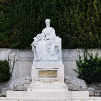 Австрия.. Вена... Памятник императрице Елизавете Баварской. :: Galina Leskova