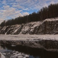 Идёт ноябрьский ледоход... :: Михаил Полыгалов