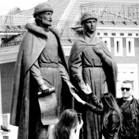 Памятник Петру и Февронии :: Raduzka (Надежда Веркина)