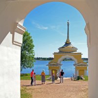 Архиерейская пристань :: Нина Синица