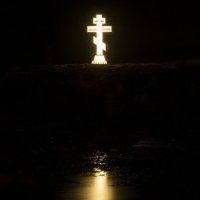 Поклонный крест на дороге к Норильску :: Сергей Карцев