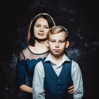 Мать и сын :: Сергей Ершов
