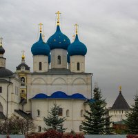 Высоцкий мужской монастырь в Серпухове :: Виктор 