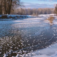 Первый лёд на реке :: Любовь Потеряхина