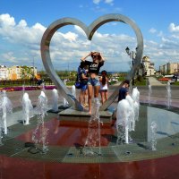 "Сердечный" фонтан в Саратове :: Лидия Бараблина