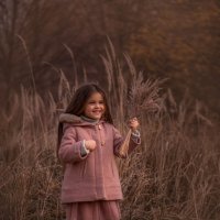 Девочка в поле :: Kananphoto 