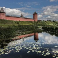 Крепостная стена монастыря. :: Олег Мар