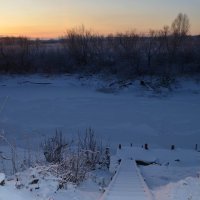 Восход на реке :: Вера Андреева