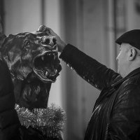 Из серии "Люди и медведь" №2 :: Николай Галкин 