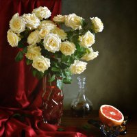 Стояли розы на столе :: Larisa Simonenkova