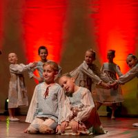 Выступление детского танцевального коллектива. :: Андрей Дурапов