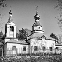 Стоят церквушки вдоль дорог... :: Виктор Фельдшеров