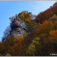 Золотая осень  в Тызыльском ущелье :: Александр Богатырёв