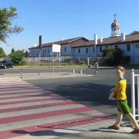 пешеходный переход  у монастыря в Поморие :: ИРЭН@ .