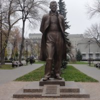 Памятник Шостаковичу :: марина ковшова 