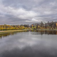 Осенний пруд :: Владимир Жданов