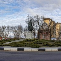 Памятник Дмитрию Солунскому :: Анатолий. Chesnavik.