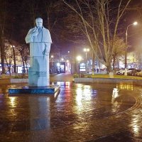 памятник Н.И.Пирогову :: юрий иванов