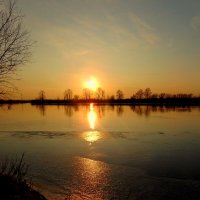Закат на холодной реке. :: nadyasilyuk Вознюк