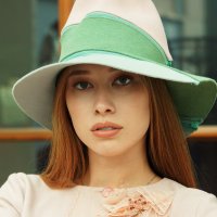 В шляпе. :: Саша Бабаев