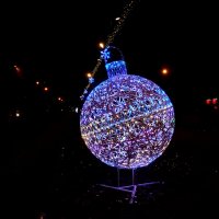 Новогодний ночной сквер на Рахова... :: Лидия Бараблина