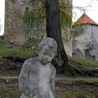 Скульптуры цесисского замка :: Ольга 