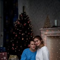 Сестрёнки...С Новым Годом!! :: Геннадий Коробков