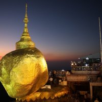 Золотой камень Мьянма :: Andrey Vaganov