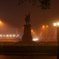 Туман в городе :: Юрий Губрий