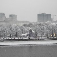снег в Москве был :: Сергей Лындин