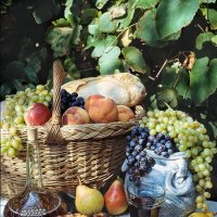 Натюрморт с хлебом и виноградом :: Ольга Бекетова