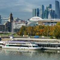 Осенний городской пейзаж :: Александр Чеботарь