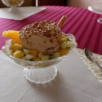 Фруктовый салат с мороженым крем-брюле :: Надежд@ Шавенкова