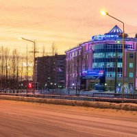 Краски уходящего зимнего дня в Ухте... :: Николай Зиновьев