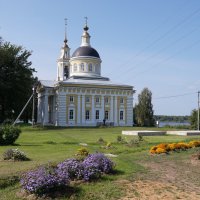 Никольский храм в Белом :: Анатолий Мо Ка