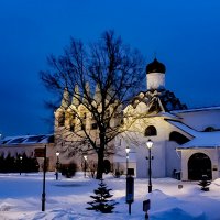 Вечер в монастыре :: Сергей Кочнев