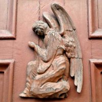 Ангел на двери храма :: Елена Вишневская