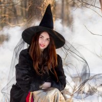 Ведьма в лесу :: Ирина Солощ