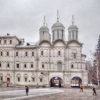 Патриарший дворец с церковью Двенадцати апостолов :: Andrey Lomakin