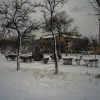 Уголок города зимой :: Анатолий Чикчирный