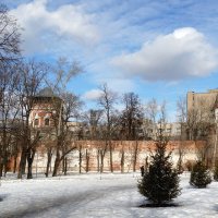 Симонова монастырь. Стена и Соляная башня :: Анатолий Мо Ка