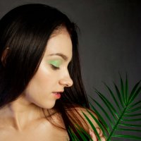 Девушка с пальмовым листом :: Анастасия Иващенко