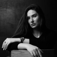 женский портрет на черном фоне :: Арзу Исрафилова