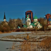 Картина,где Три милых Храма и рыбак ,и последний день зимы... :: Sergey Gordoff